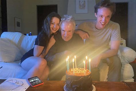 Warren Beatty Celebrates 85th Birthday With His。